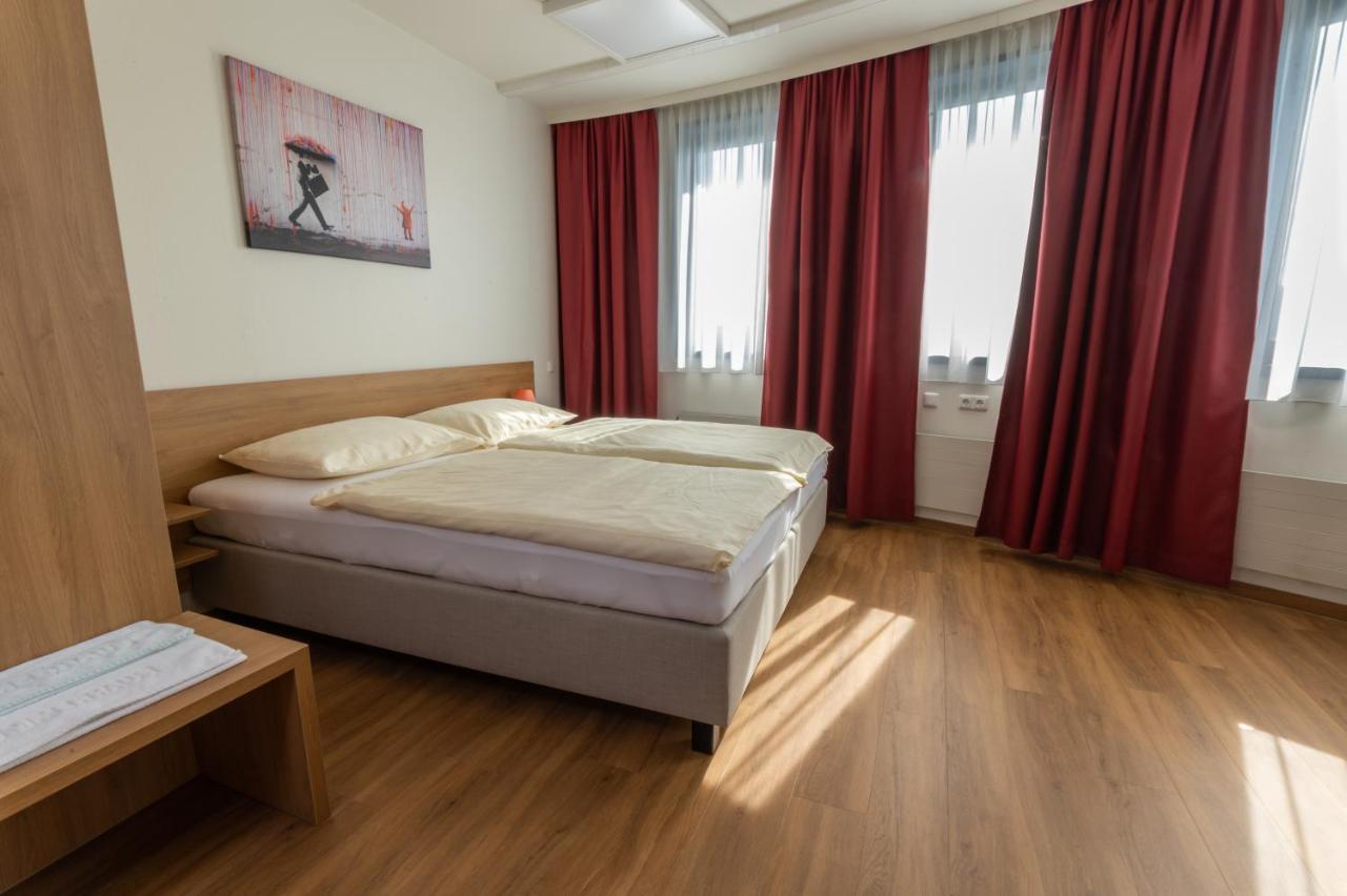 Hotel Sommerhaus ลินซ์ ภายนอก รูปภาพ